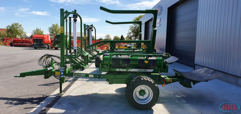 Ballenwickler of the type McHale 991BC Ballenwickler, Neumaschine in Rovisce (Picture 4)