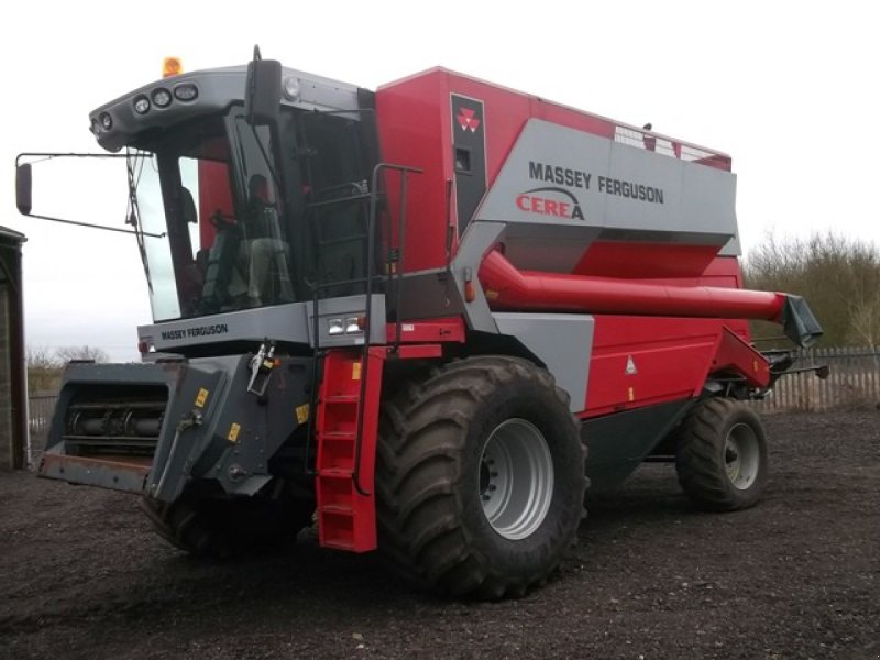 Mähdrescher of the type Massey Ferguson MF7274, Gebrauchtmaschine in Attleborough (Picture 1)