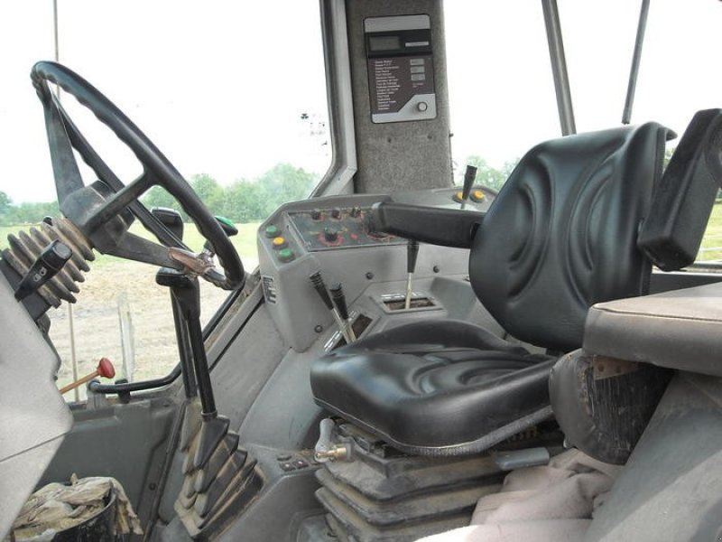 Traktor des Typs Massey Ferguson 3680, Gebrauchtmaschine in St Pourcain /Sioule (Bild 1)