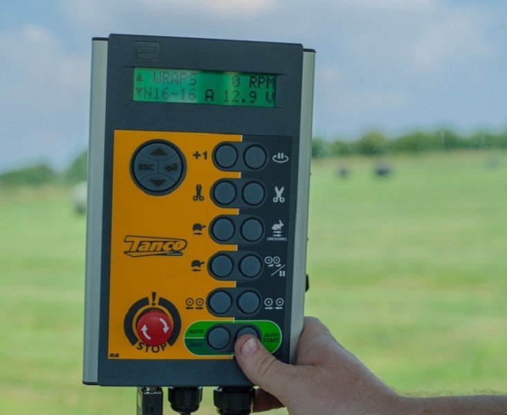 Ballenwickler of the type Tanco 1400 V - Wickeln in Höchstgeschwindigkeit, Neumaschine in Wiesbaden (Picture 11)