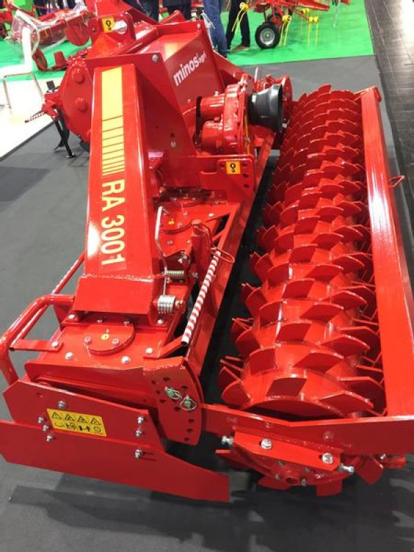 Kreiselegge of the type Minos Agri Kreiselegge T-DRAM 3001 mit Packerwalze, Neumaschine in Münstermaifeld (Picture 10)