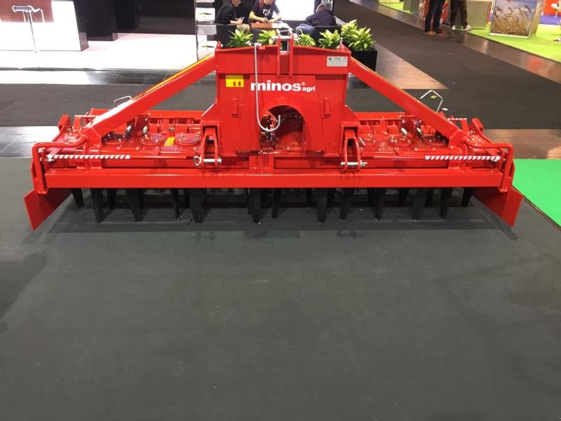 Kreiselegge of the type Minos Agri Kreiselegge T-DRAM 3001 mit Packerwalze, Neumaschine in Münstermaifeld (Picture 7)