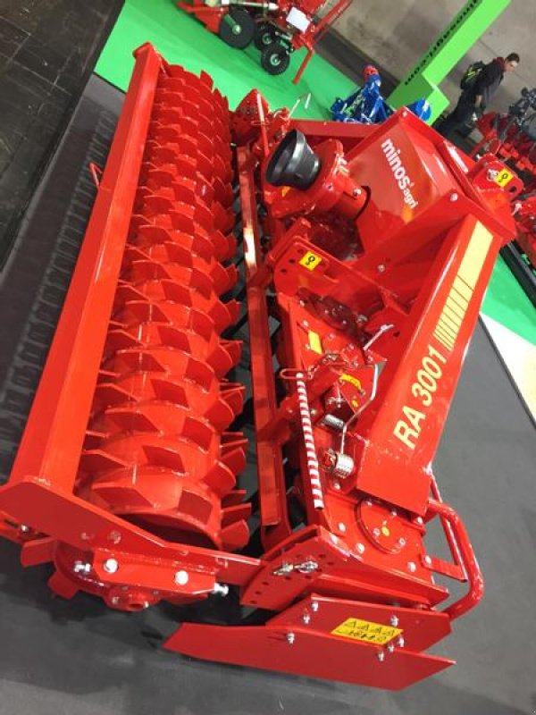 Kreiselegge of the type Minos Agri Kreiselegge T-DRAM 3001 mit Packerwalze, Neumaschine in Münstermaifeld (Picture 11)