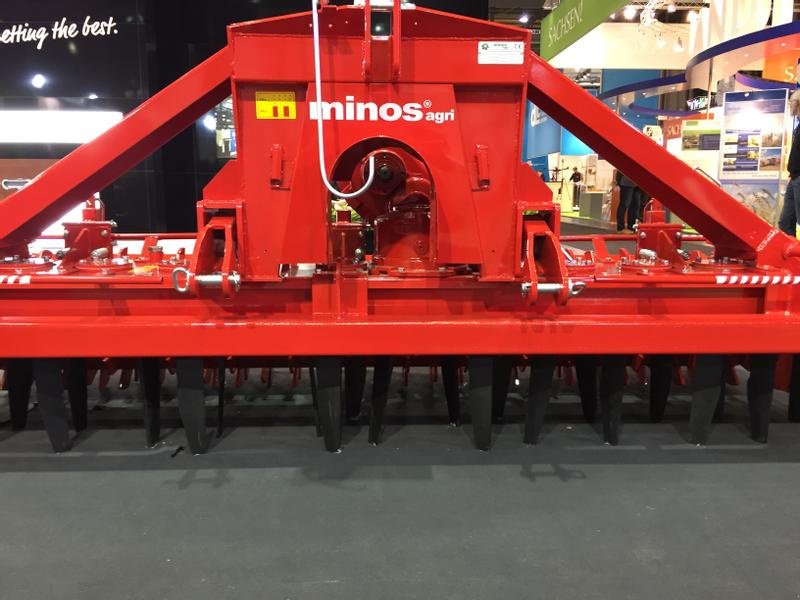 Kreiselegge of the type Minos Agri Kreiselegge T-DRAM 3001 mit Packerwalze, Neumaschine in Münstermaifeld (Picture 9)