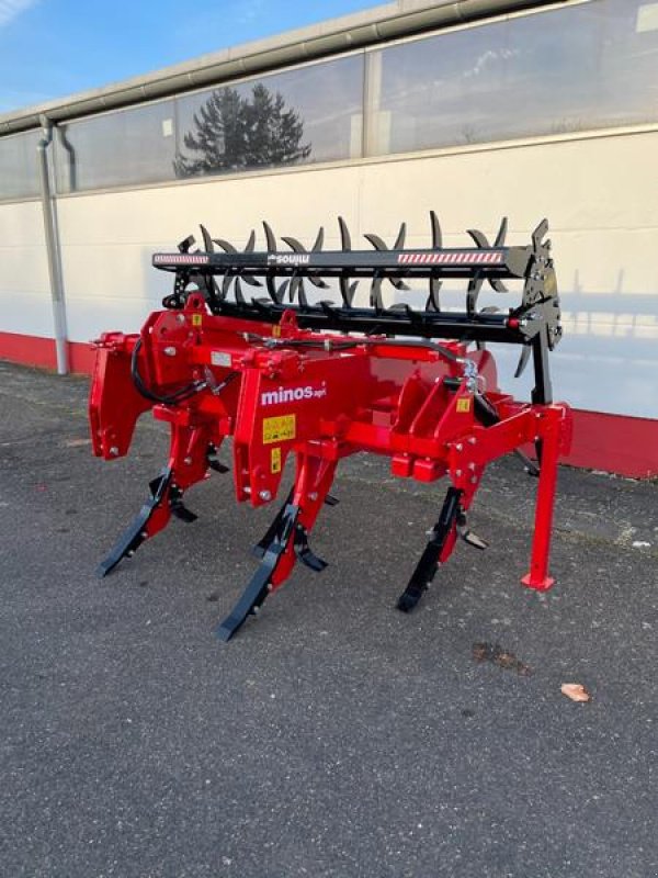 Tiefenlockerer of the type Minos Agri Untergrundlockerer mit Drehrechen GB 5, Neumaschine in Münstermaifeld (Picture 1)