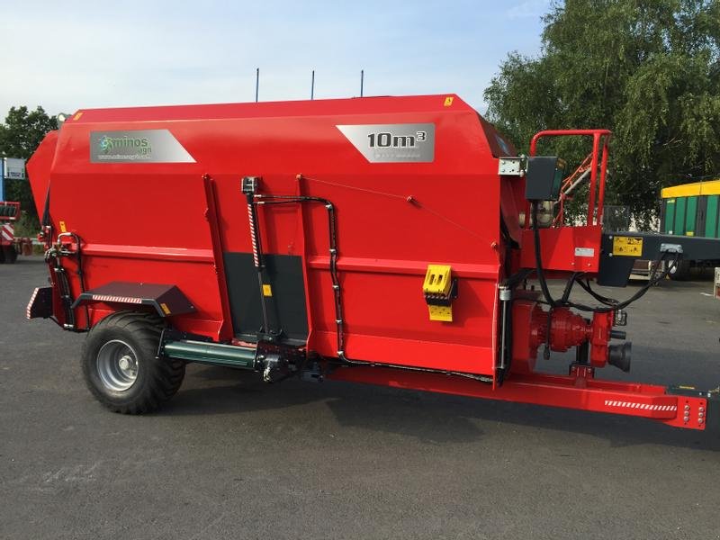 Futtermischwagen of the type Minos Agri Futtermischwagen T-YYKM 10, Neumaschine in Münstermaifeld (Picture 4)