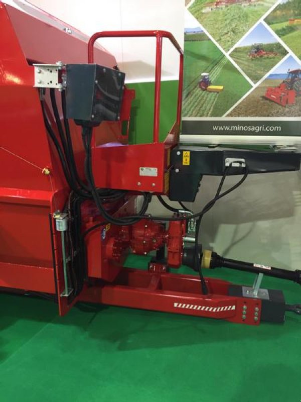 Futtermischwagen of the type Minos Agri Futtermischwagen T-YYKM 10, Neumaschine in Münstermaifeld (Picture 8)