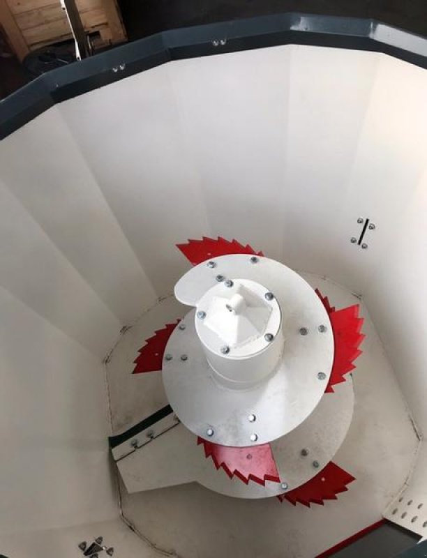 Futtermischwagen του τύπου Minos Agri Futtermischwagen T-DYKM 1,5, Neumaschine σε Münstermaifeld (Φωτογραφία 2)