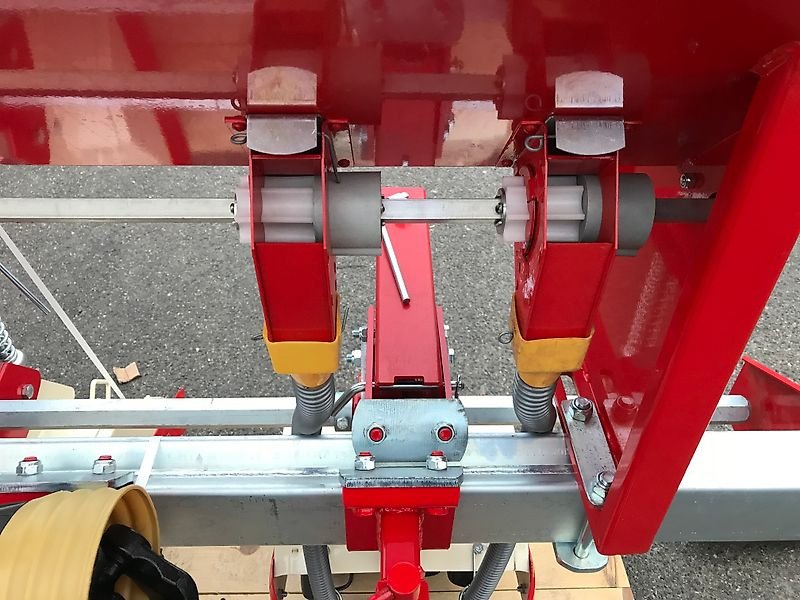 Bodenfräse of the type Minos Agri Reihenfräse T-SCM-3-A-GS, Neumaschine in Münstermaifeld (Picture 8)