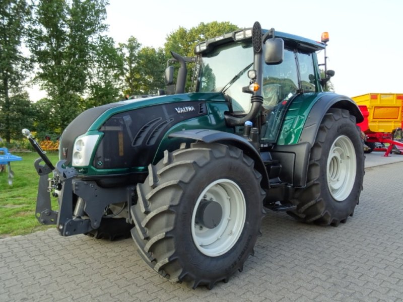 Traktor des Typs Valtra T 213 Versu **Sonderpreis**, Neumaschine in Bocholt (Bild 1)