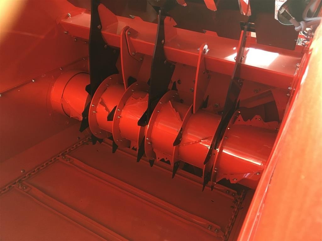 Einstreutechnik Türe ait Kuhn PRIMOR 2060 S Ny model med dobbeltsvøb og forstærket bundkæde, Gebrauchtmaschine içinde Løgstør (resim 3)