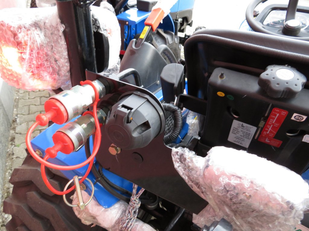 Kommunaltraktor typu Solis 20, Neumaschine v Sommerach (Obrázek 2)