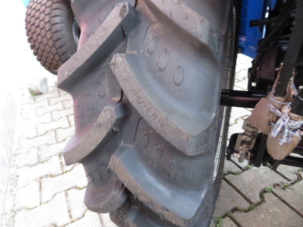 Kommunaltraktor typu Solis 20, Neumaschine v Sommerach (Obrázek 10)