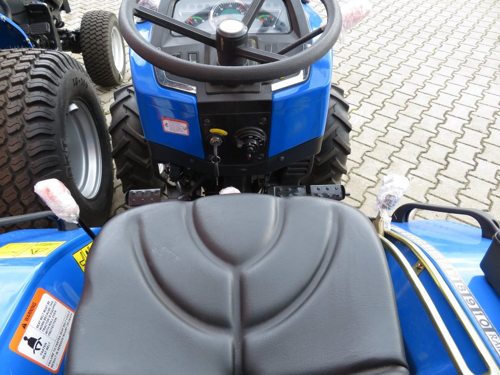 Kommunaltraktor typu Solis 20, Neumaschine v Sommerach (Obrázek 12)