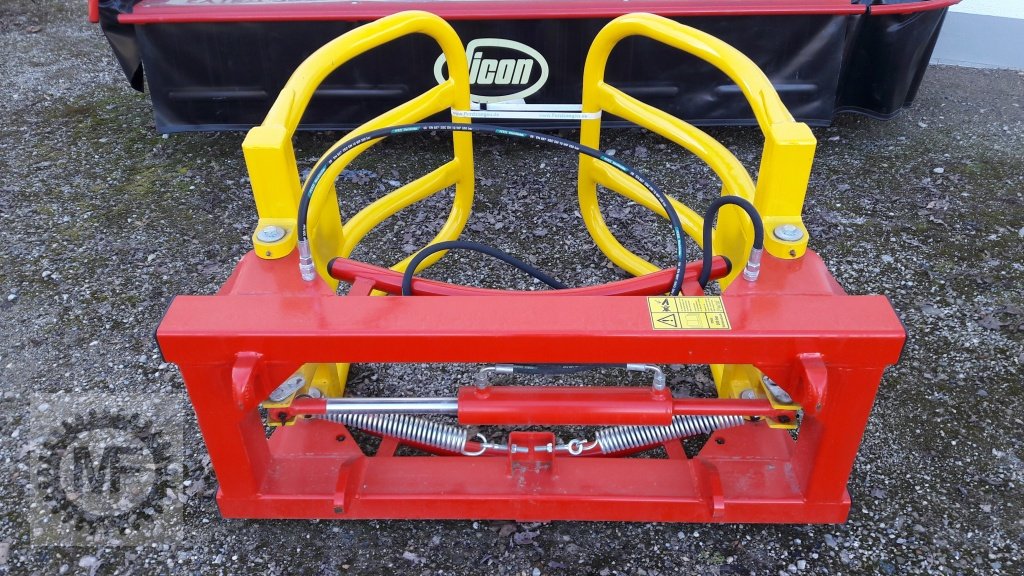 Ballenzange του τύπου Perzl Rundballenzange RBZ, Neumaschine σε Huglfing (Φωτογραφία 2)