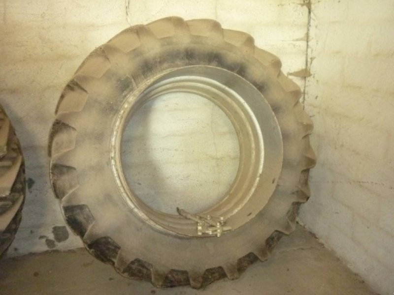 Reifen Türe ait Sonstige 18,4x38, Gebrauchtmaschine içinde Egtved (resim 1)