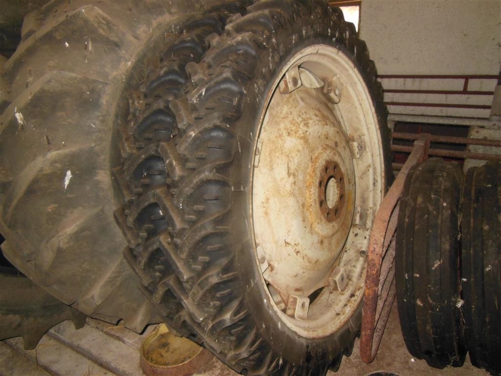 Pflegerad typu Sonstige 9,5 R 44, passer til Ford traktor, Gebrauchtmaschine v Egtved (Obrázok 2)