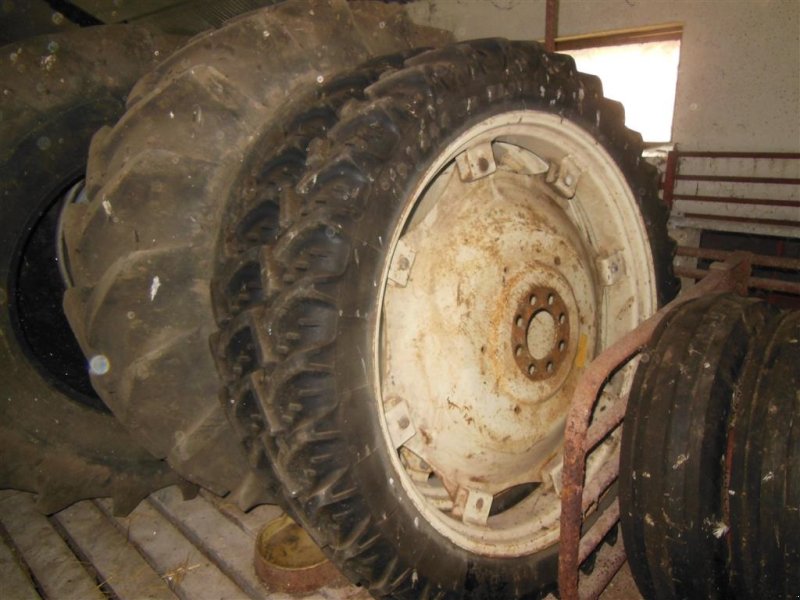 Pflegerad typu Sonstige 9,5 R 44, passer til Ford traktor, Gebrauchtmaschine v Egtved (Obrázek 1)