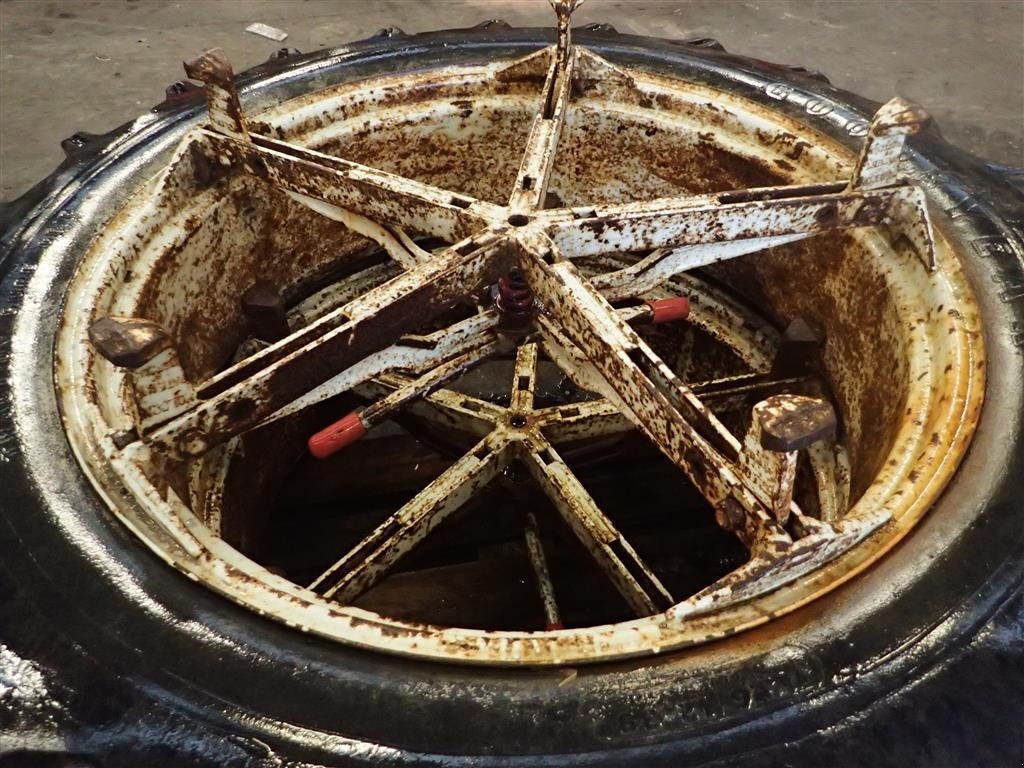 Reifen typu GoodYear 13.6/12 - 38 5 armet, Gebrauchtmaschine v Egtved (Obrázek 3)