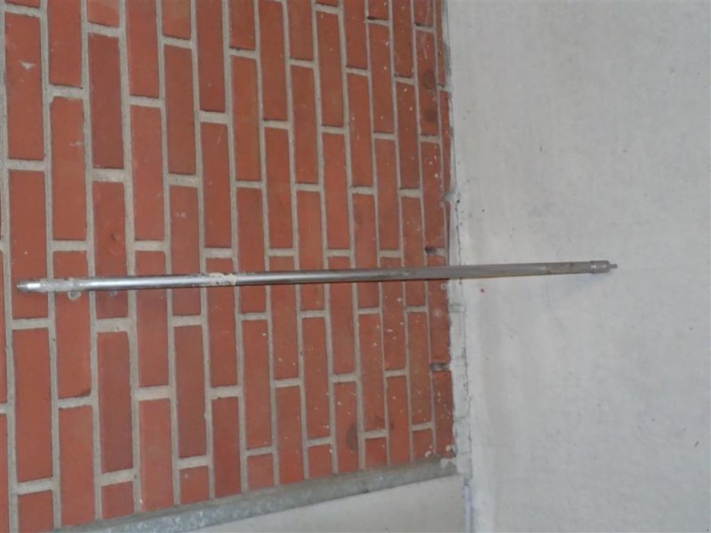 Aufstallung Türe ait Sonstige 48 stk. 1/2" 1 meter rustfri vandrør med ventil, Gebrauchtmaschine içinde Egtved (resim 1)