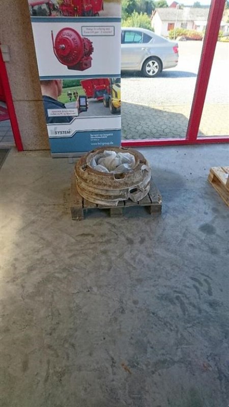 Frontgewicht tip Valtra HJULVÆGTE 34" .. 42", Gebrauchtmaschine in Spøttrup (Poză 1)