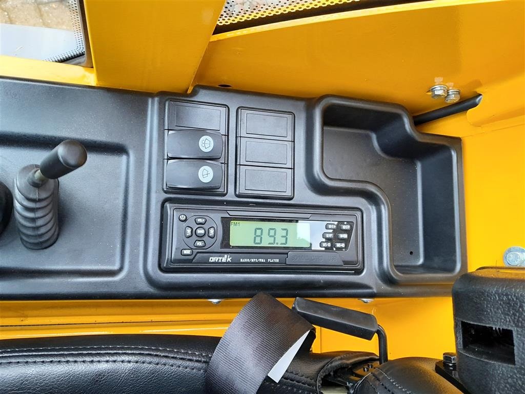 Kompaktlader tip Eurotrac W12S med førerhus, skovl og gafler, Gebrauchtmaschine in Rødekro (Poză 15)