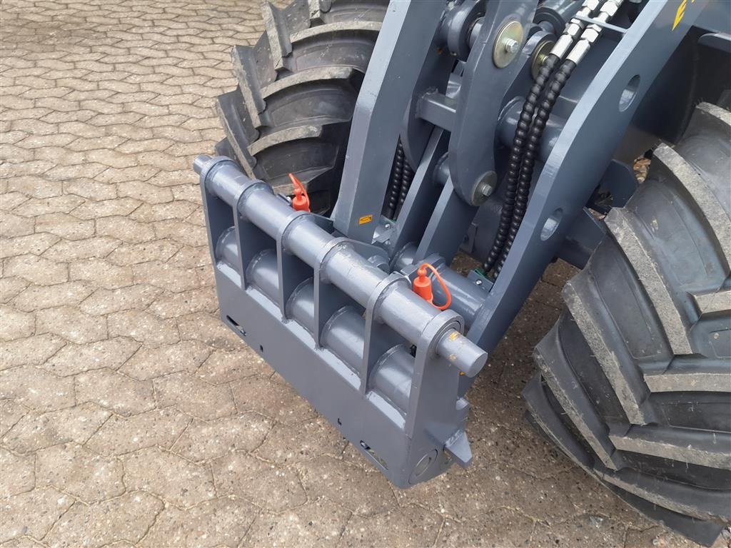Kompaktlader tip Eurotrac W12S med førerhus, skovl og gafler, Gebrauchtmaschine in Rødekro (Poză 7)