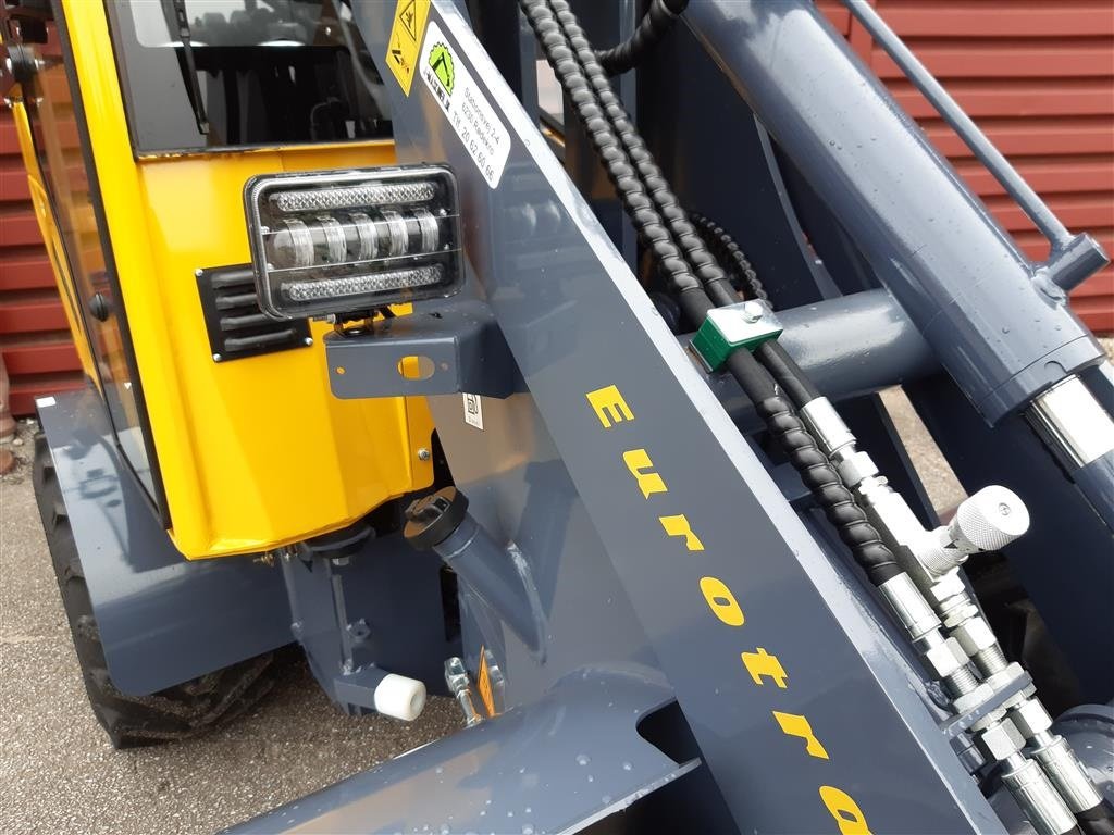 Kompaktlader типа Eurotrac W11 w11 lang arm  førehus, Gebrauchtmaschine в Rødekro (Фотография 10)