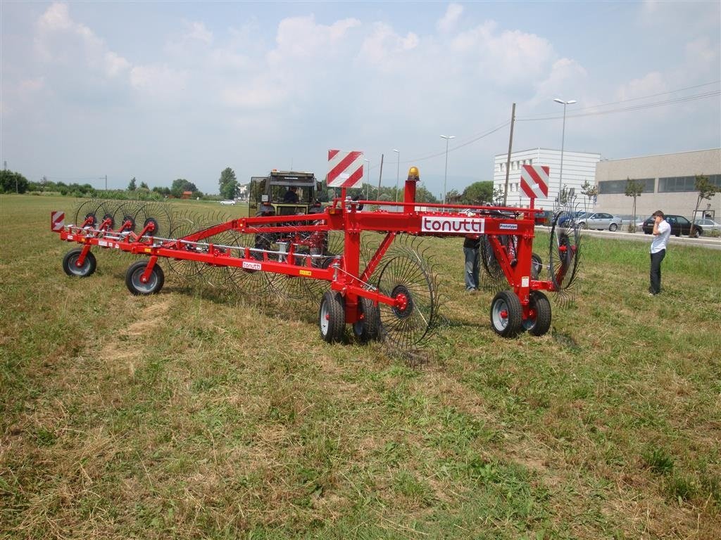 Schwader tip Tonutti V24  PRO version, Gebrauchtmaschine in Randers Sv (Poză 2)