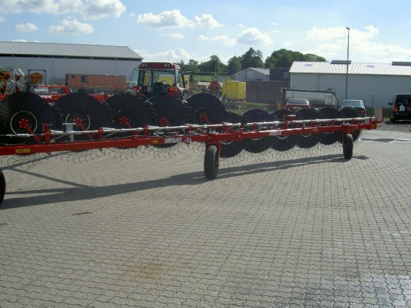 Schwader tip Tonutti V24  PRO version, Gebrauchtmaschine in Randers Sv (Poză 3)