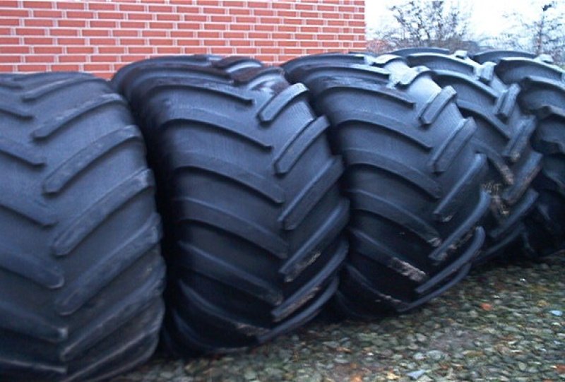 Mähdrescher of the type CLAAS 1050/50-32 michelin, Gebrauchtmaschine in Hjortshøj (Picture 2)