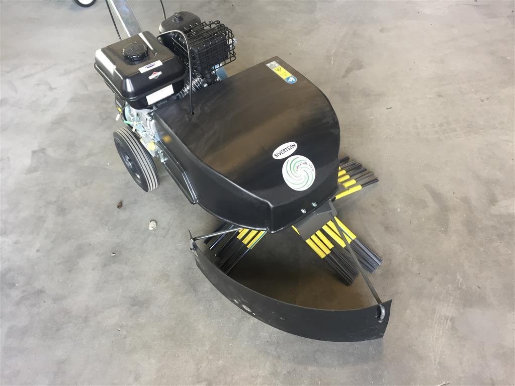 Wildkrautbürste Türe ait Sonstige Greenbuster Pro III 8x3 Inkl. afdækningsskærm - samlet og klargjort., Gebrauchtmaschine içinde Roskilde (resim 1)