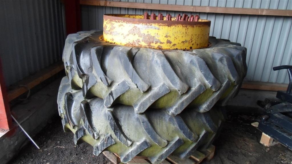 Reifen du type Stocks 16.9-38, Gebrauchtmaschine en Varde (Photo 1)