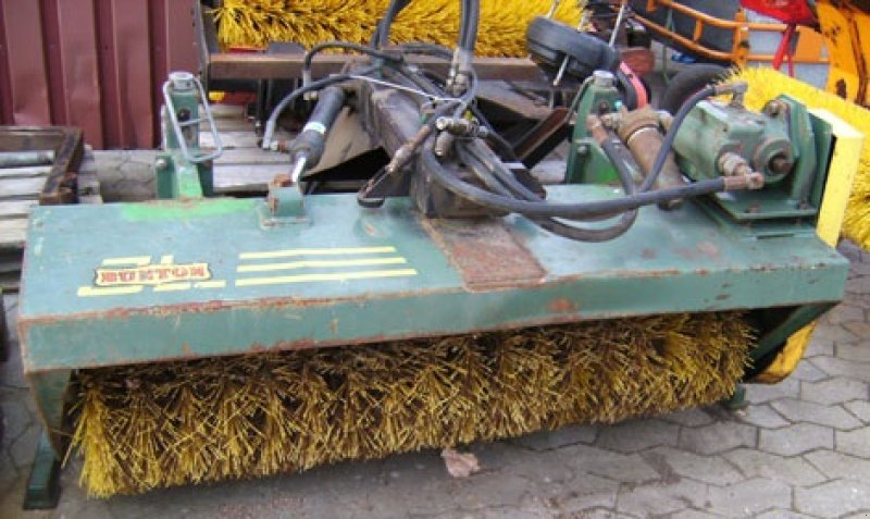 Anbaukehrmaschine typu Sonstige 1,3 m kost, Gebrauchtmaschine v Helsinge (Obrázek 1)