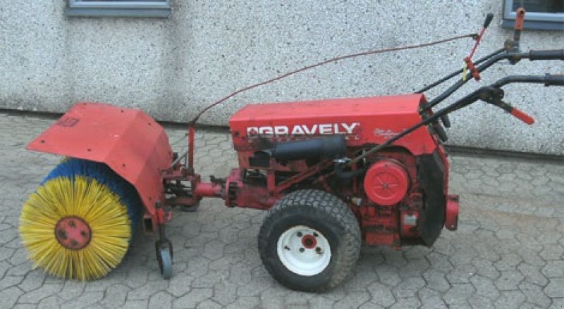 Einachstraktor Türe ait Sonstige 2 hj. med fejemaskine (NR 829863), Gebrauchtmaschine içinde Helsinge (resim 2)