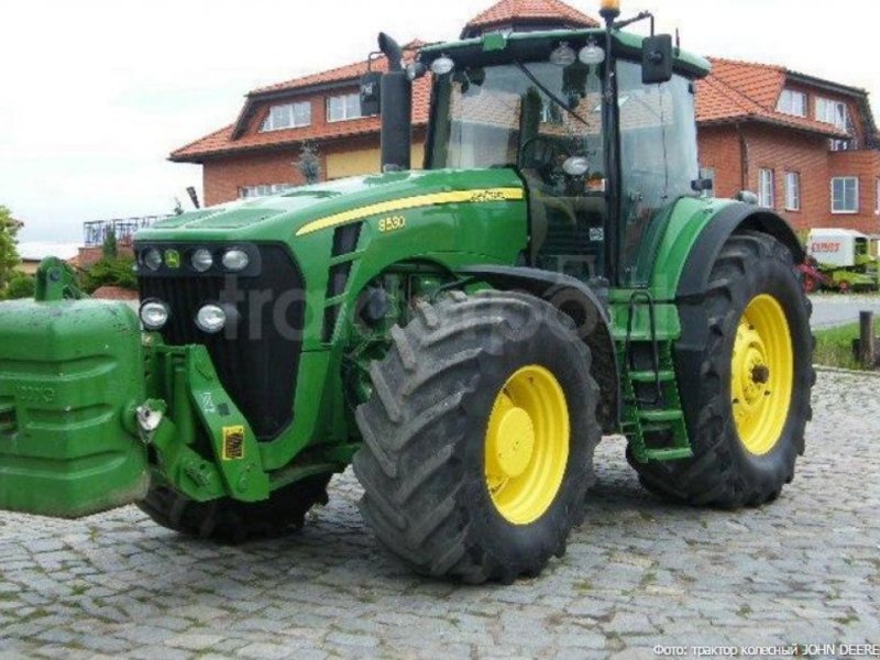 Oldtimer-Traktor des Typs John Deere 8530, Neumaschine in Київ (Bild 1)