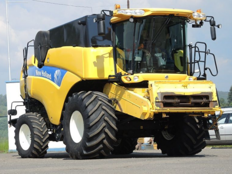Oldtimer-Mähdrescher of the type New Holland CX8090, Neumaschine in Полтава (Picture 1)