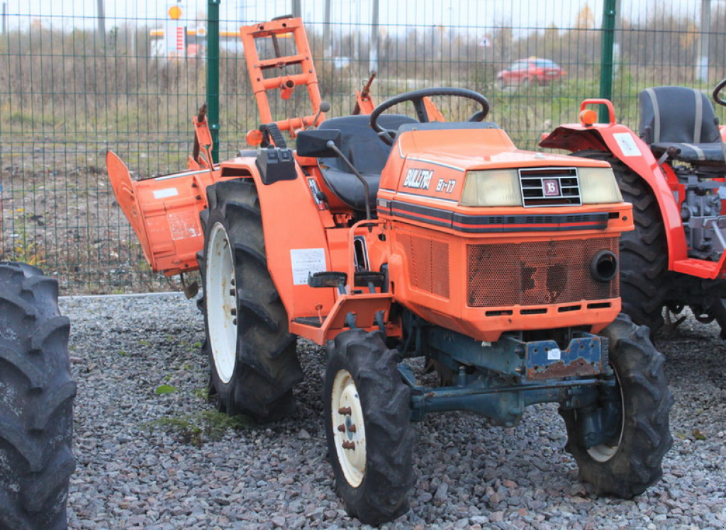 Hopfentraktor tip Kubota B1-17 Bulltra, Neumaschine in Львів (Poză 1)