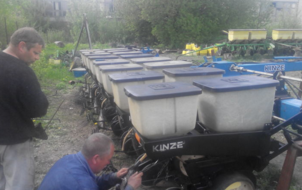 Direktsaatmaschine du type Kinze EF,  en Вінниця (Photo 4)