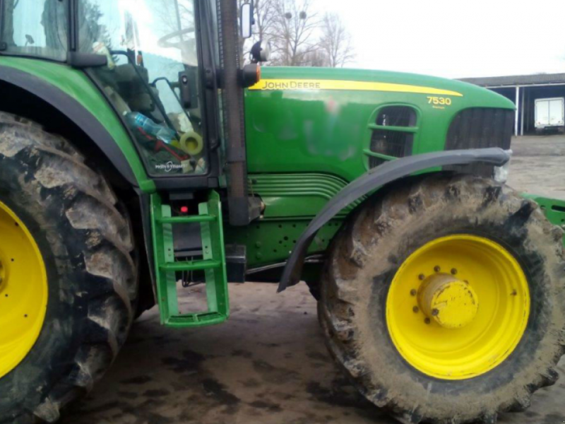 Oldtimer-Traktor Türe ait John Deere 7530, Neumaschine içinde Київ (resim 1)