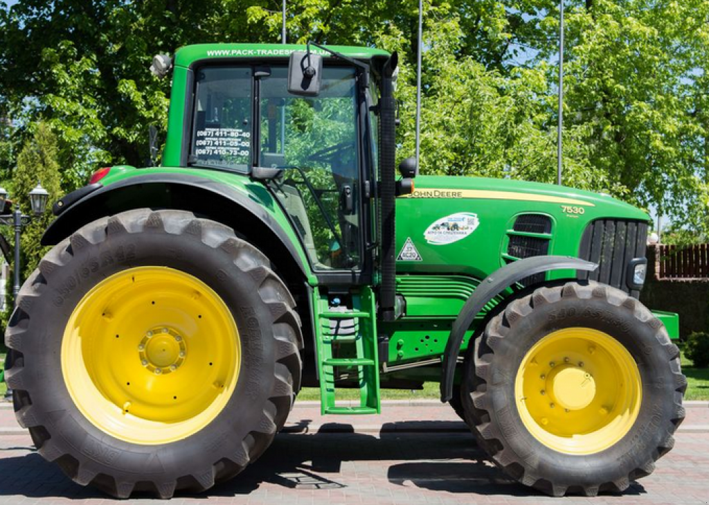 Oldtimer-Traktor des Typs John Deere 7530 Premium, Neumaschine in Житомир (Bild 4)