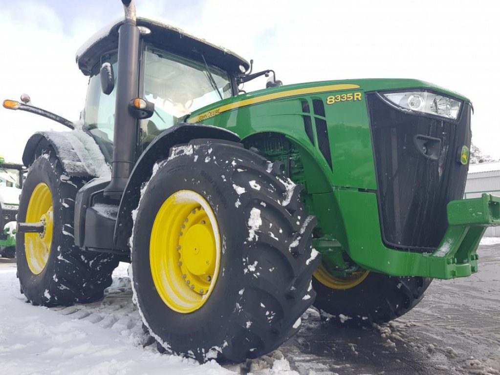 Oldtimer-Traktor типа John Deere 8335R, Neumaschine в Звенигородка (Фотография 1)