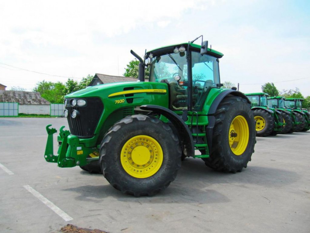 Oldtimer-Traktor типа John Deere 7930, Neumaschine в Звенигородка (Фотография 2)