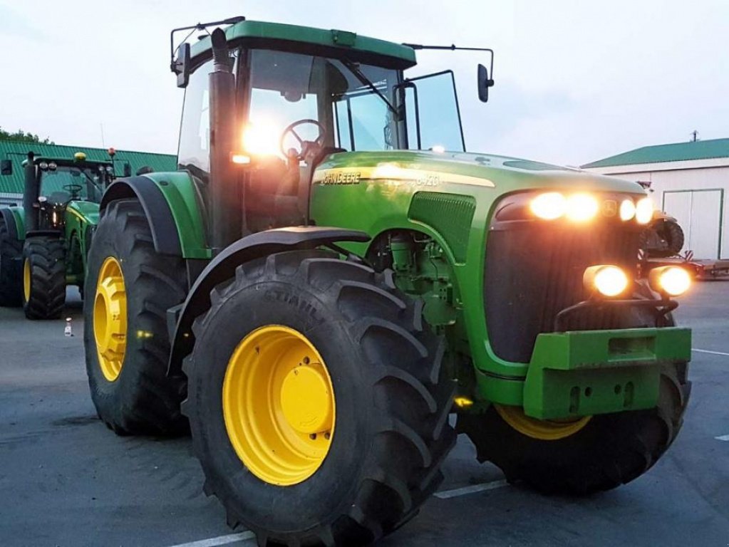Oldtimer-Traktor a típus John Deere 8420, Neumaschine ekkor: Звенигородка (Kép 4)