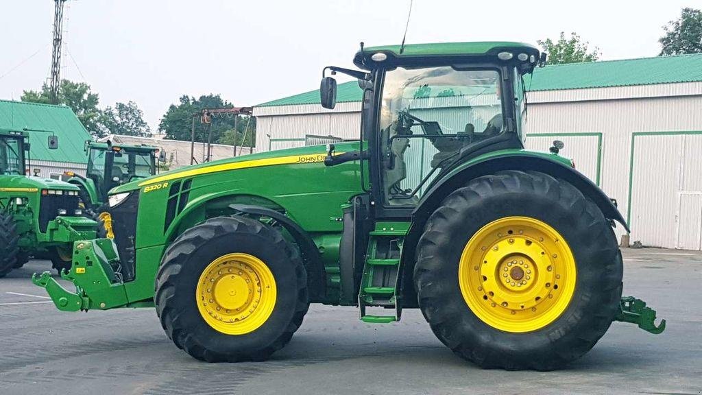 Oldtimer-Traktor a típus John Deere 8320R, Neumaschine ekkor: Звенигородка (Kép 1)