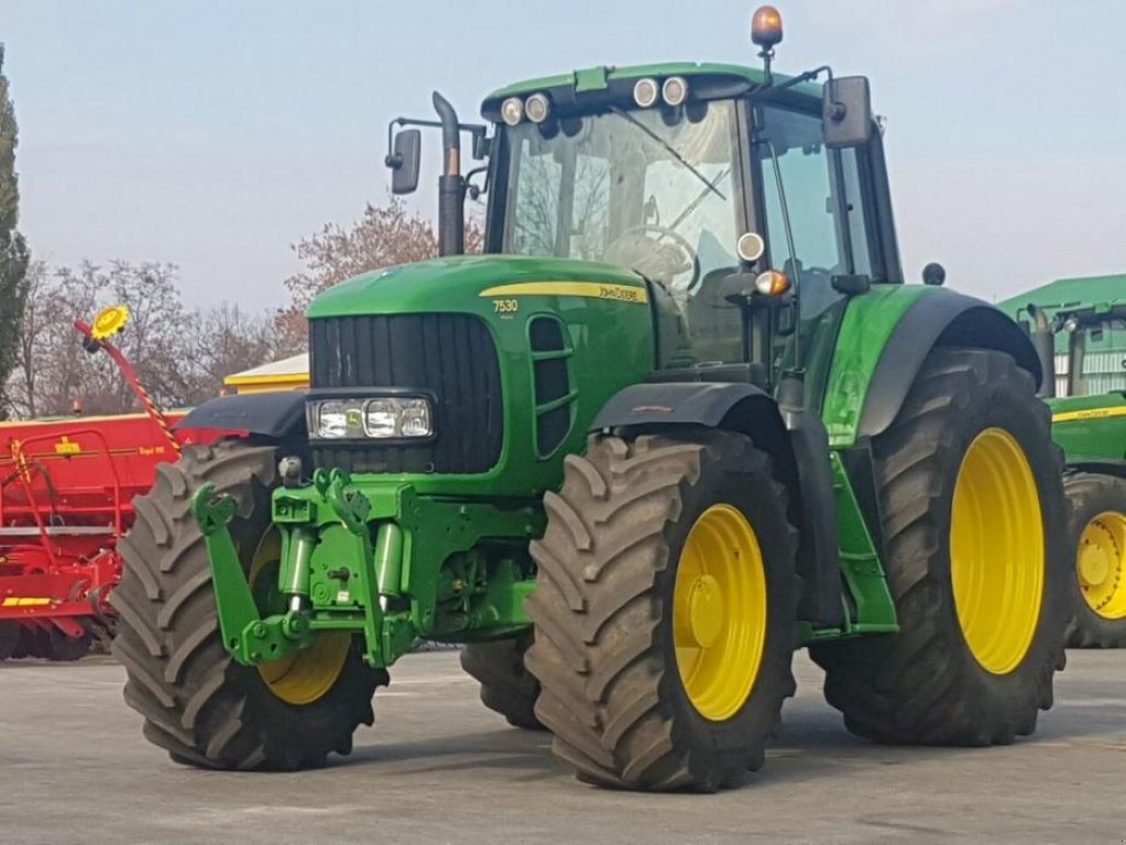 Oldtimer-Traktor des Typs John Deere 7530 Premium, Neumaschine in Звенигородка (Bild 1)