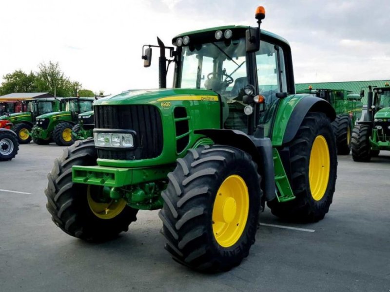 Oldtimer-Traktor a típus John Deere 6930 Premium, Neumaschine ekkor: Звенигородка