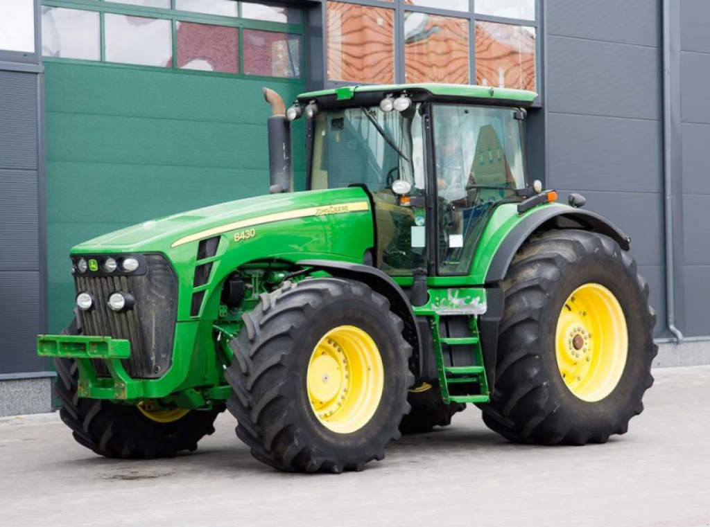 Oldtimer-Traktor a típus John Deere 8430, Neumaschine ekkor: Житомир (Kép 2)