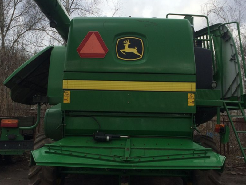 Oldtimer-Mähdrescher del tipo John Deere T660,  en Дніпропетровськ (Imagen 1)