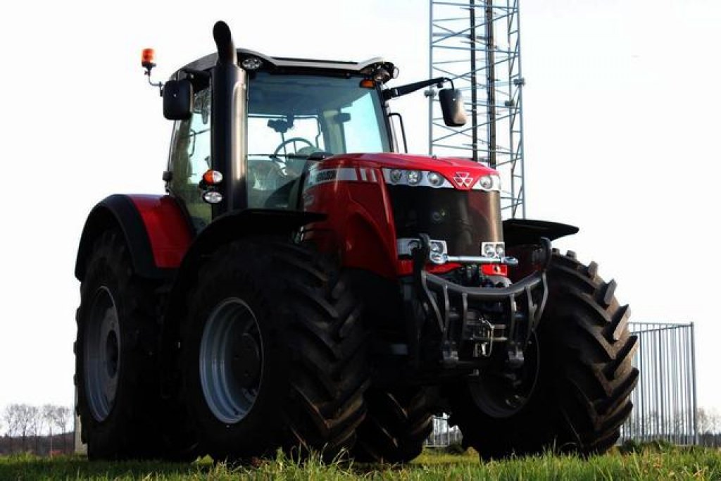 Oldtimer-Traktor typu Massey Ferguson 8690, Neumaschine w Луцьк (Zdjęcie 4)